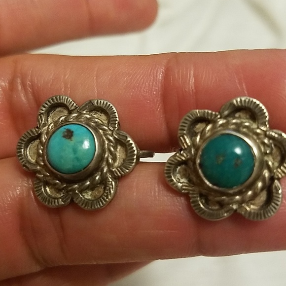 Vintage Navajo Earrings - Picture 2 of 4